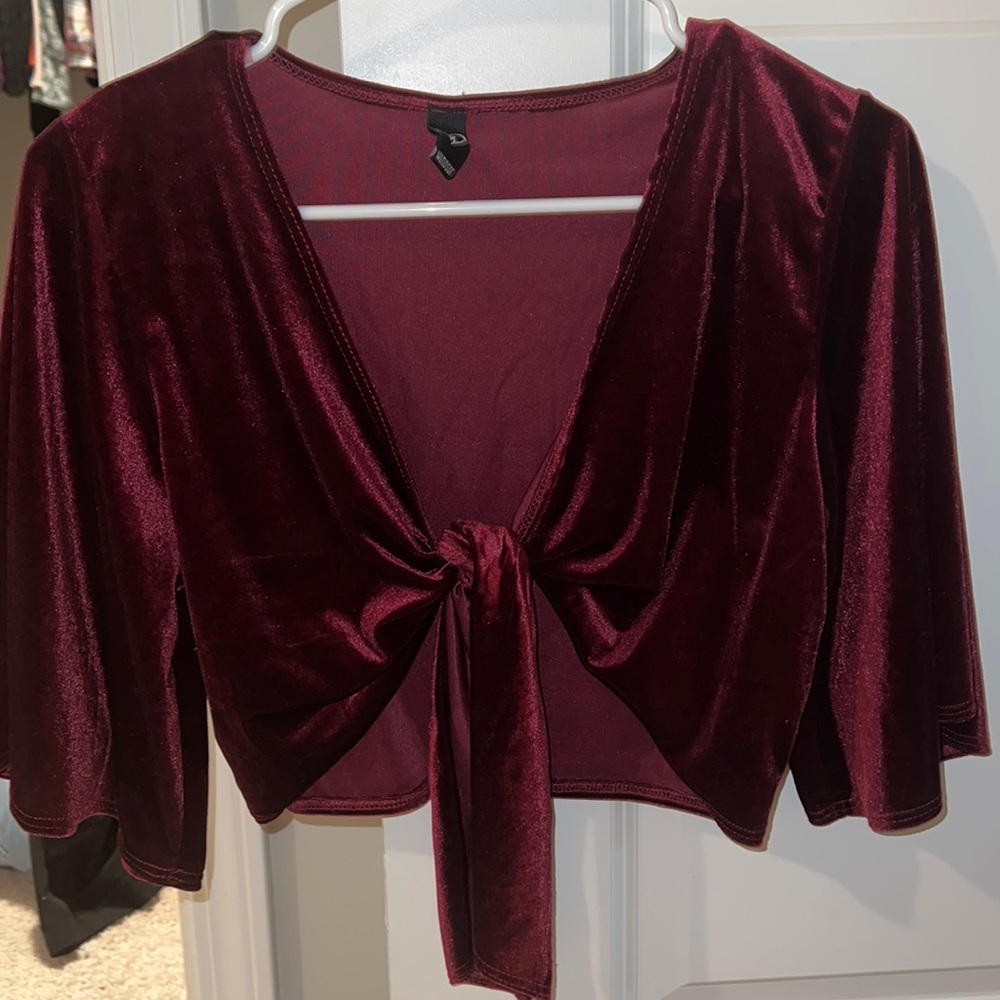 BEAUTIFUL GOING OUT TOP!